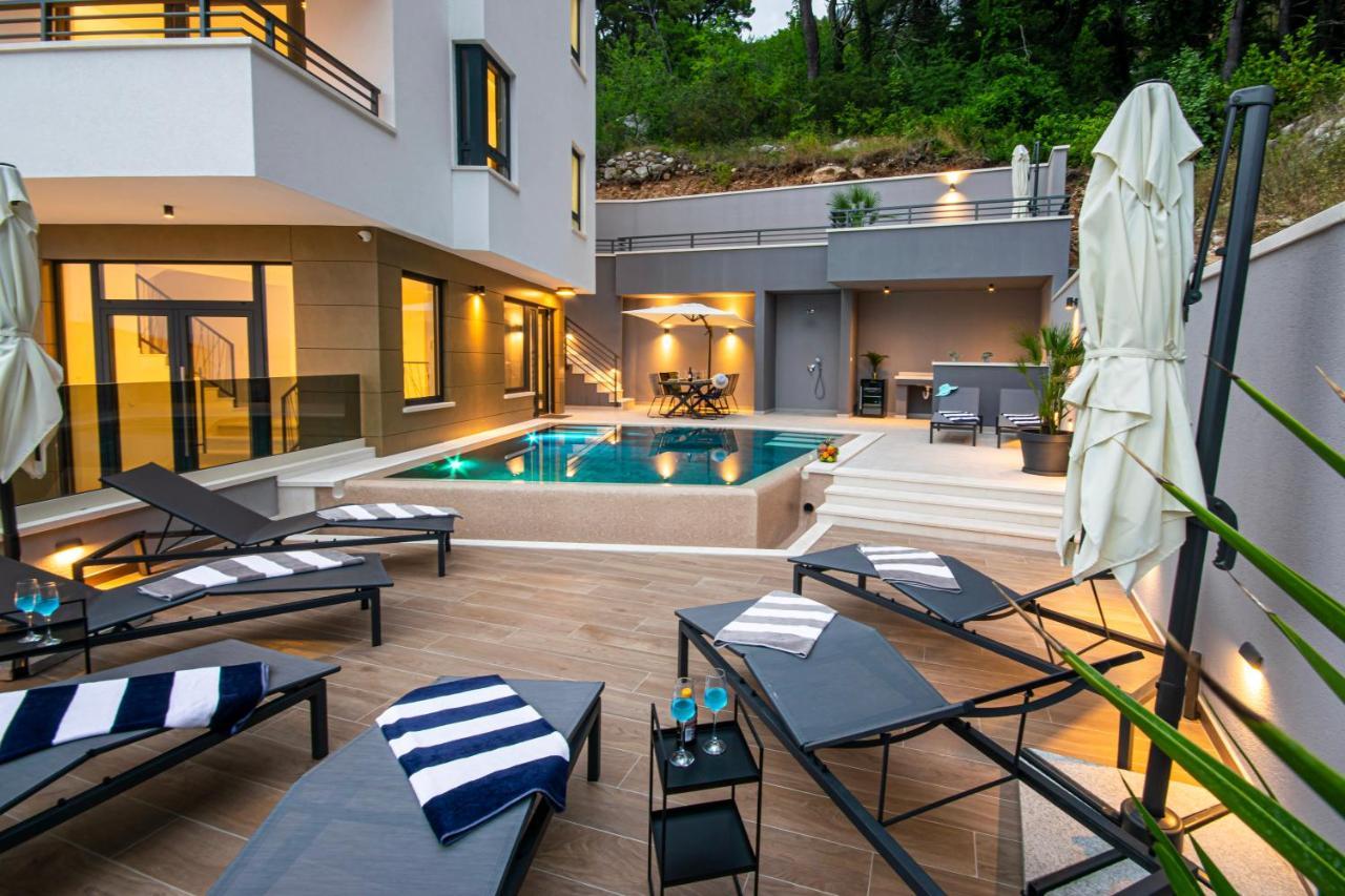 Sunnyside Luxury With Free Parking And Swimming Pool Apartman Brela