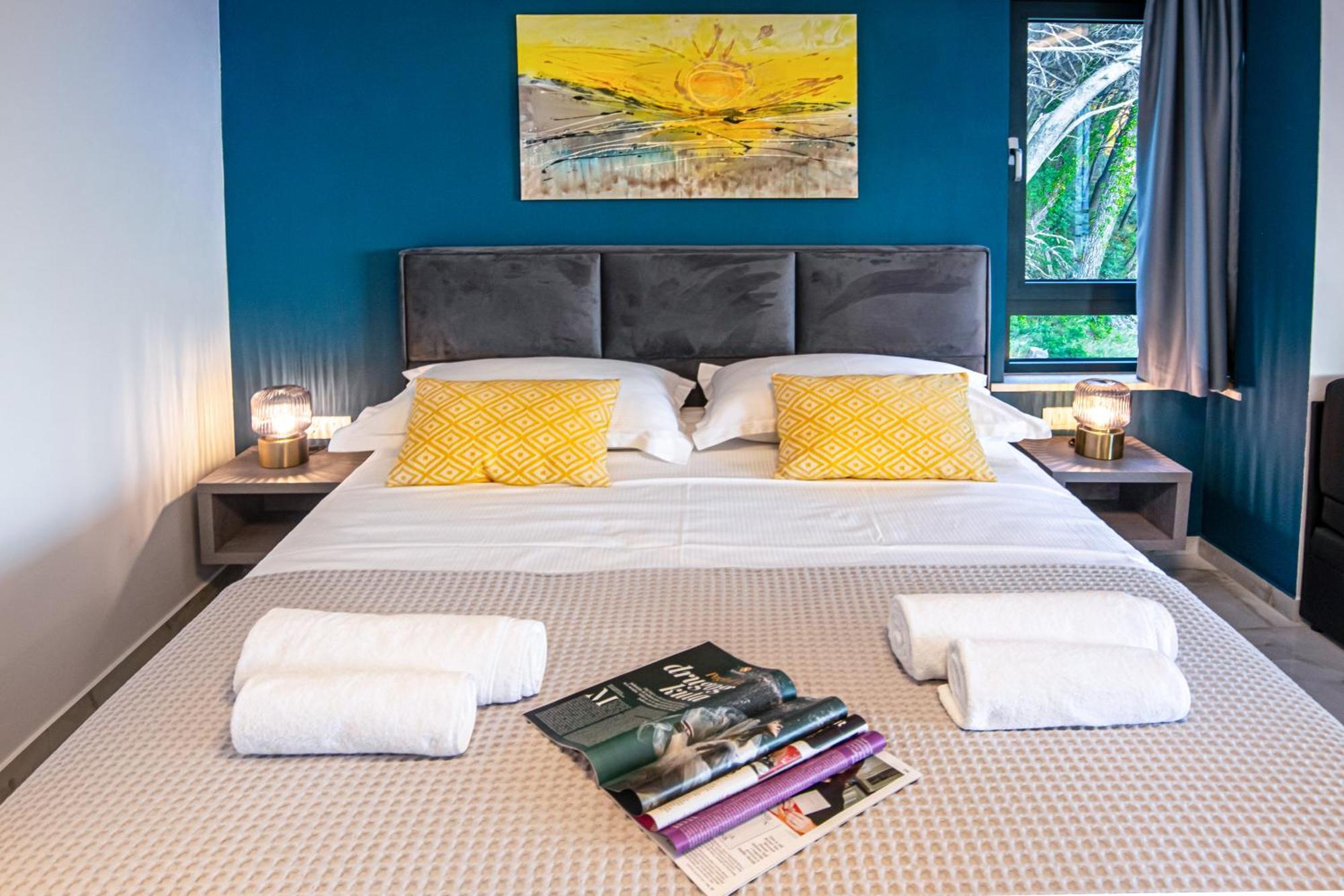Sunnyside Luxury With Free Parking And Swimming Pool