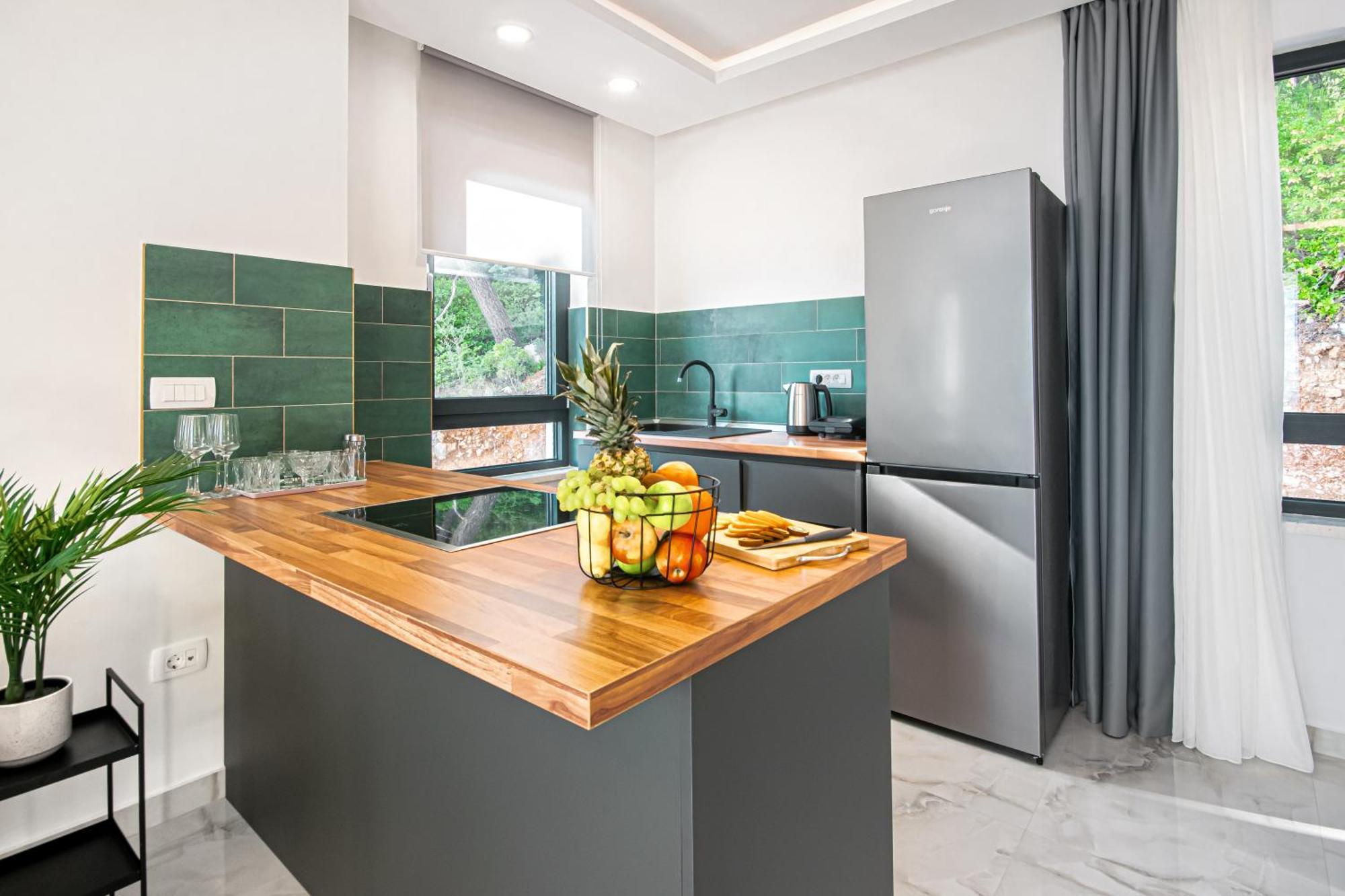 Sunnyside Luxury With Free Parking And Swimming Pool Brela