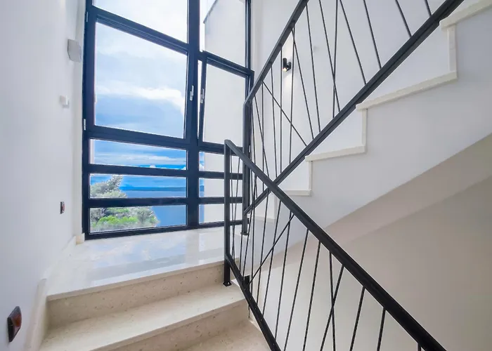Sunnyside Luxury Suites With Free Parking And Swimming Pool