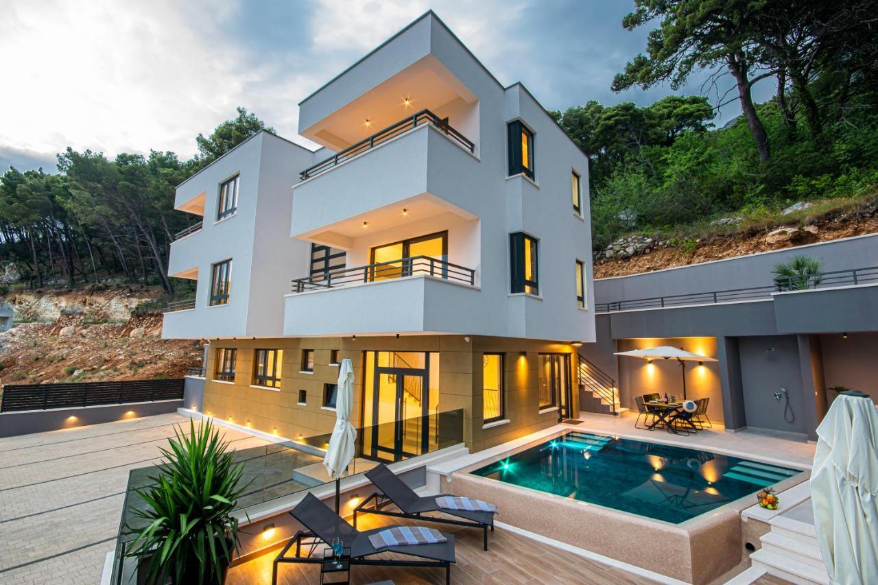 Sunnyside Luxury With Free Parking And Swimming Pool Apartment Brela
