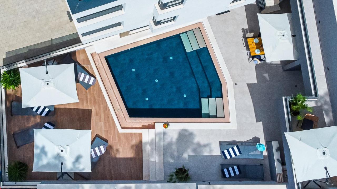 Sunnyside Luxury With Free Parking And Swimming Pool Apartment Brela