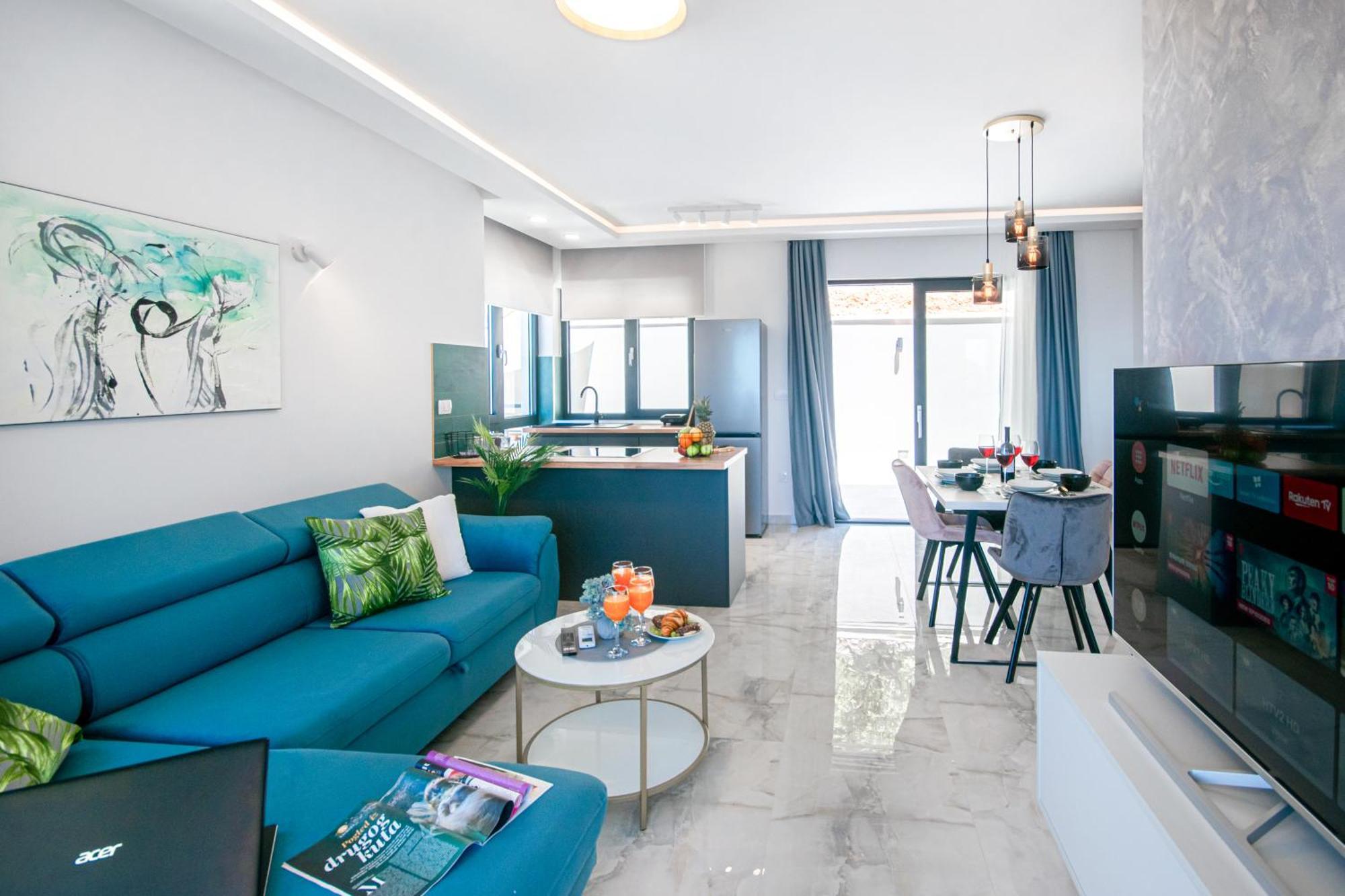 Sunnyside Luxury With Free Parking And Swimming Pool