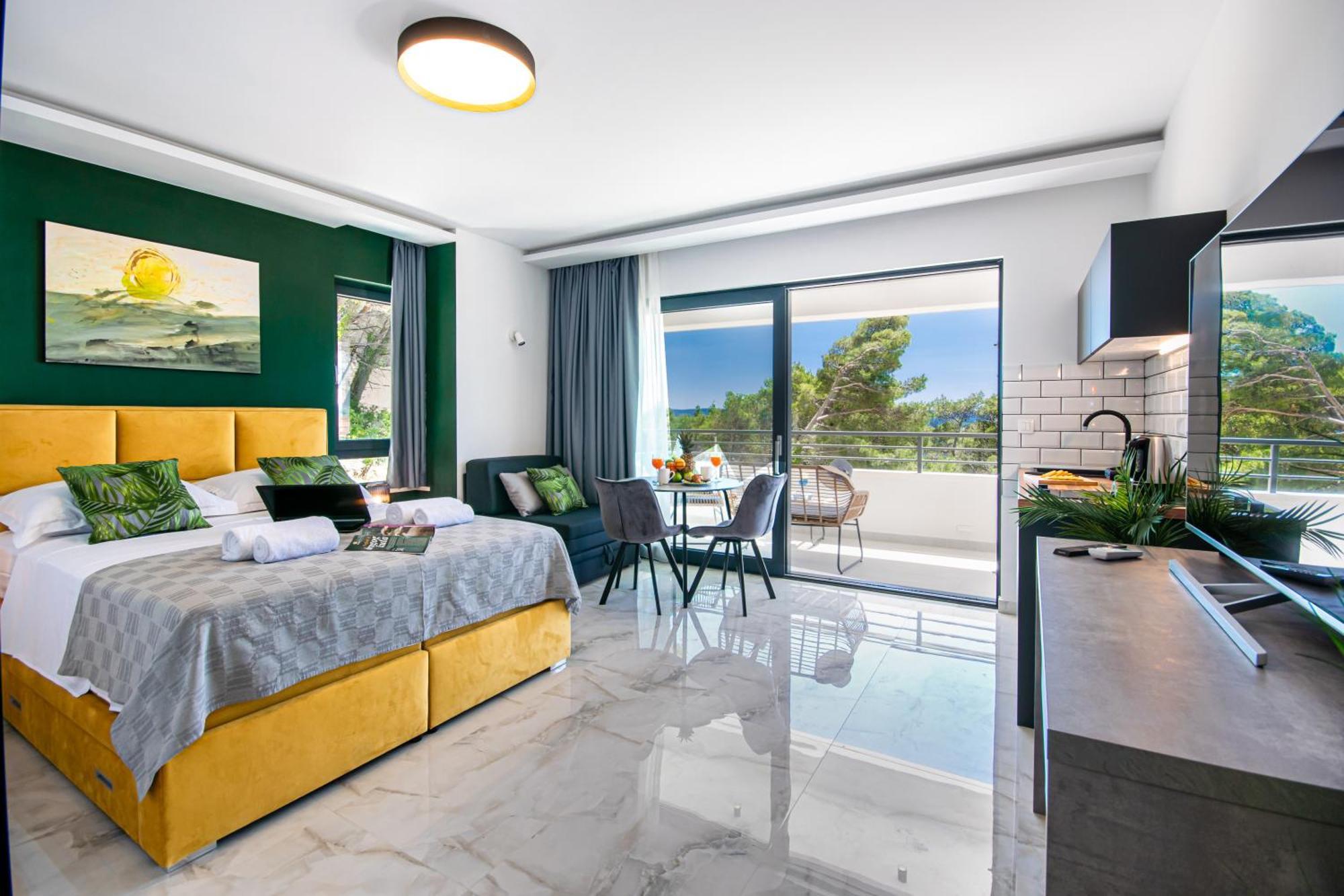 Sunnyside Luxury With Free Parking And Swimming Pool Apartment Brela