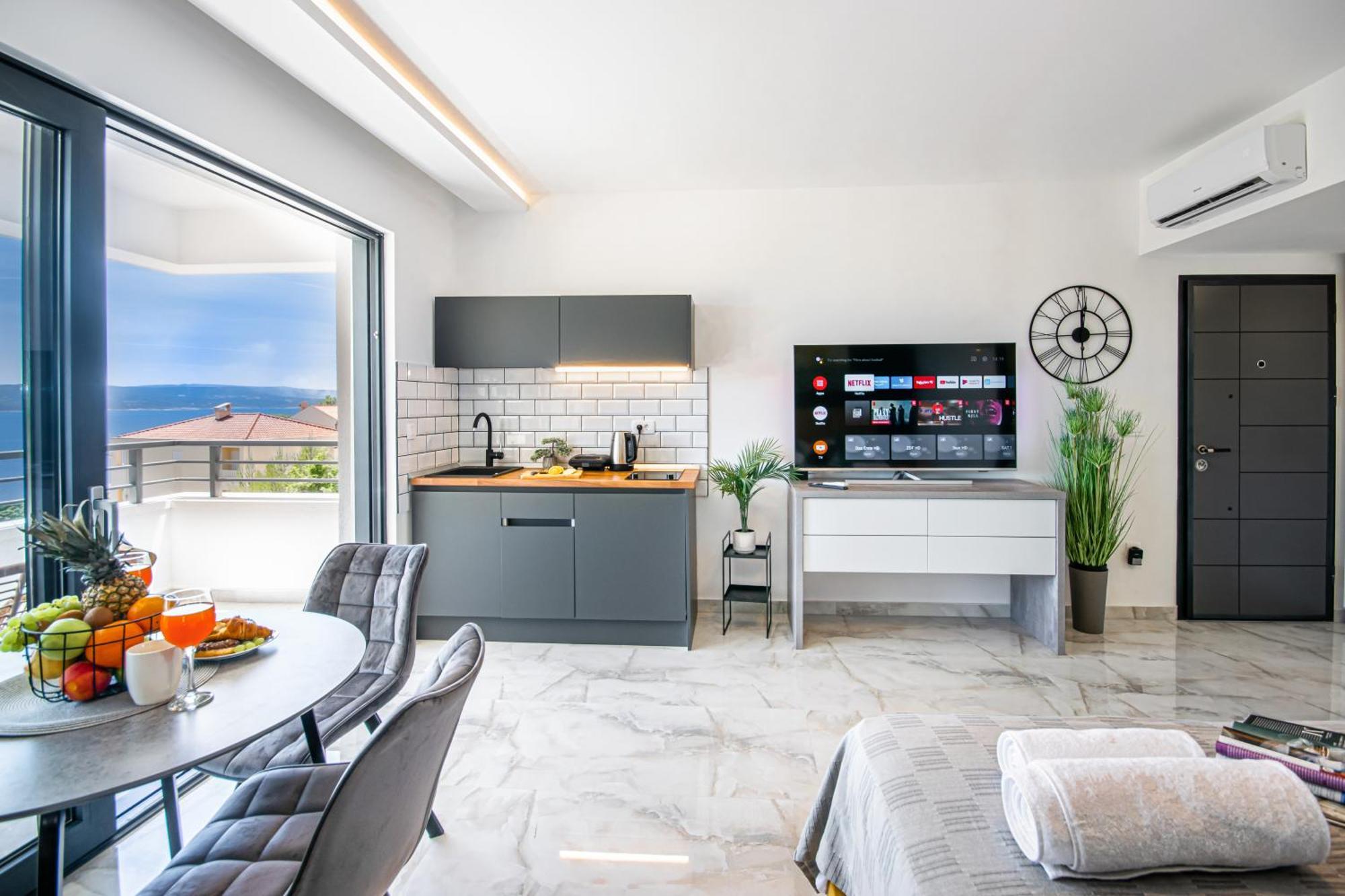Sunnyside Luxury With Free Parking And Swimming Pool Apartment
