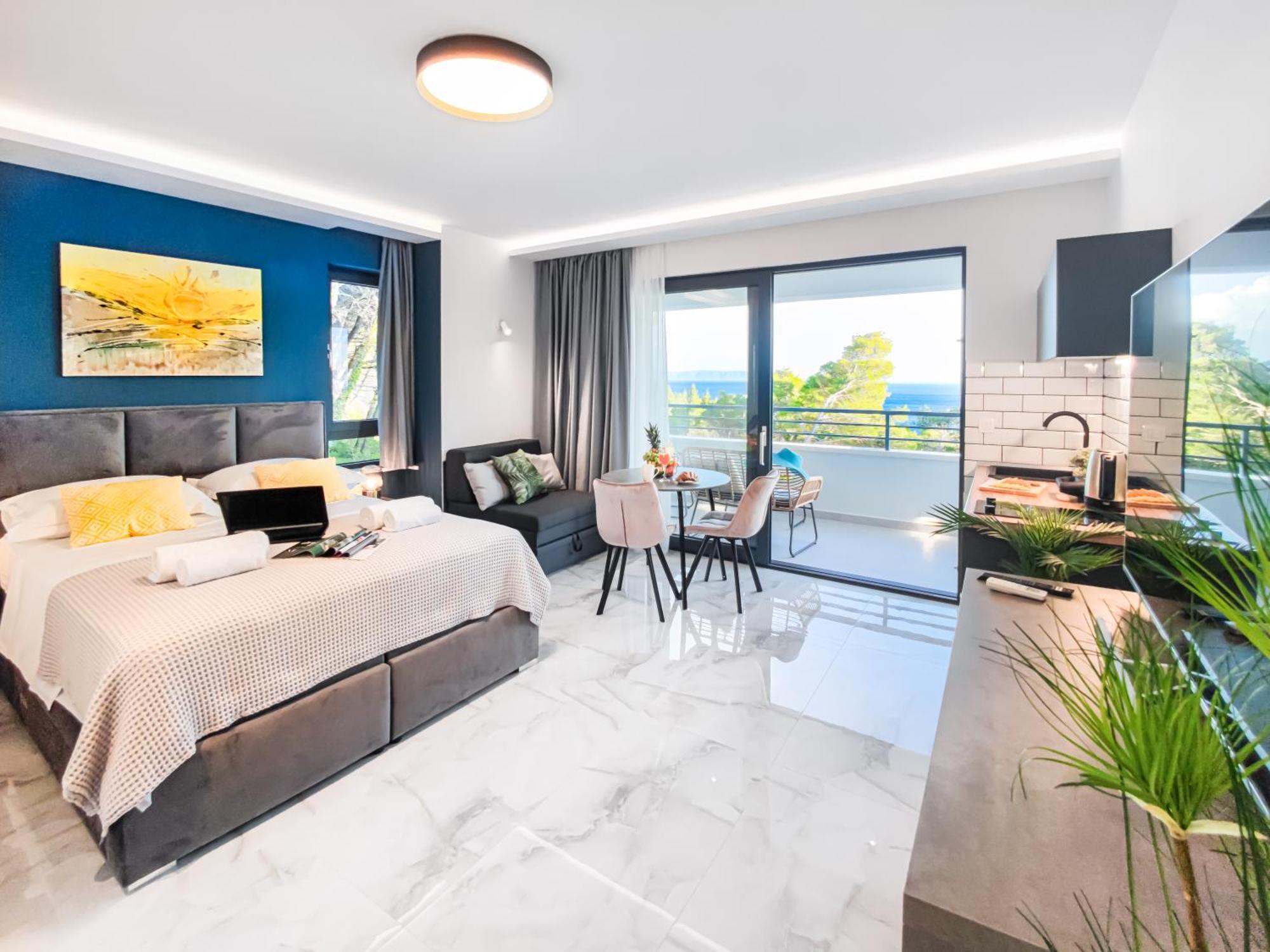 Apartment Sunnyside Luxury With Free Parking And Swimming Pool