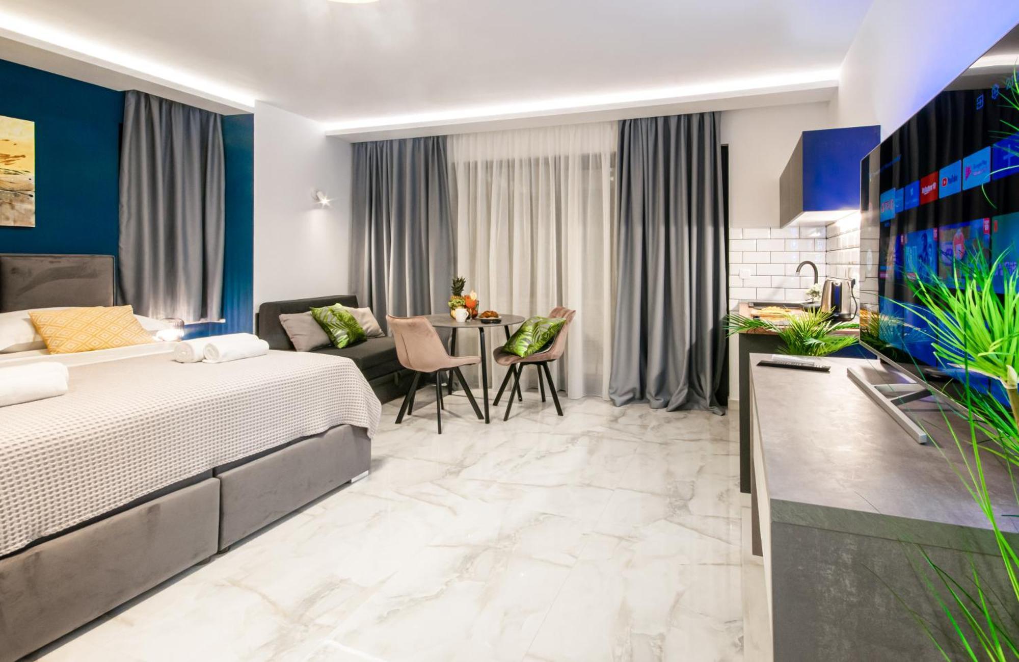 Sunnyside Luxury With Free Parking And Swimming Pool Apartment