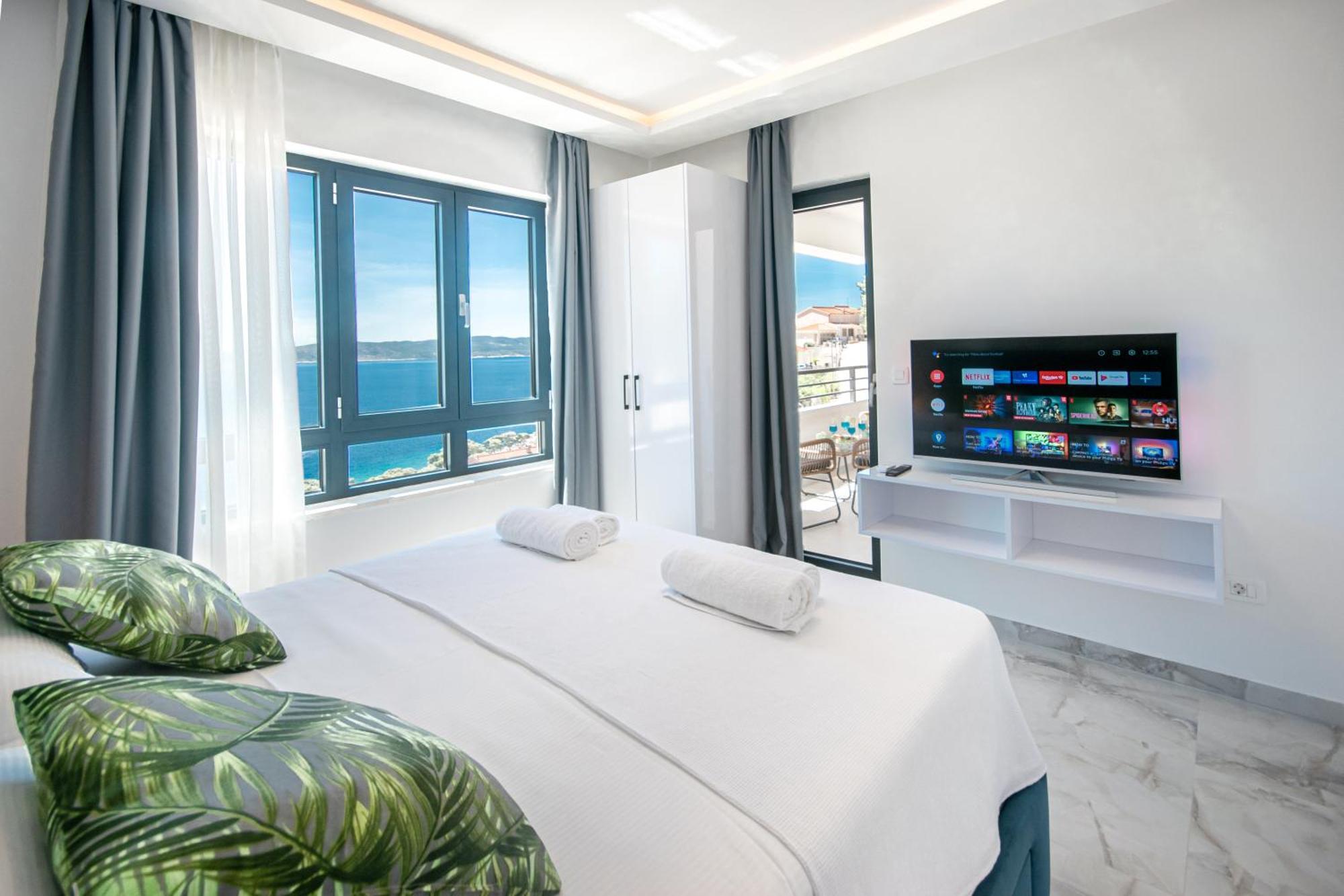 Apartment Sunnyside Luxury With Free Parking And Swimming Pool *