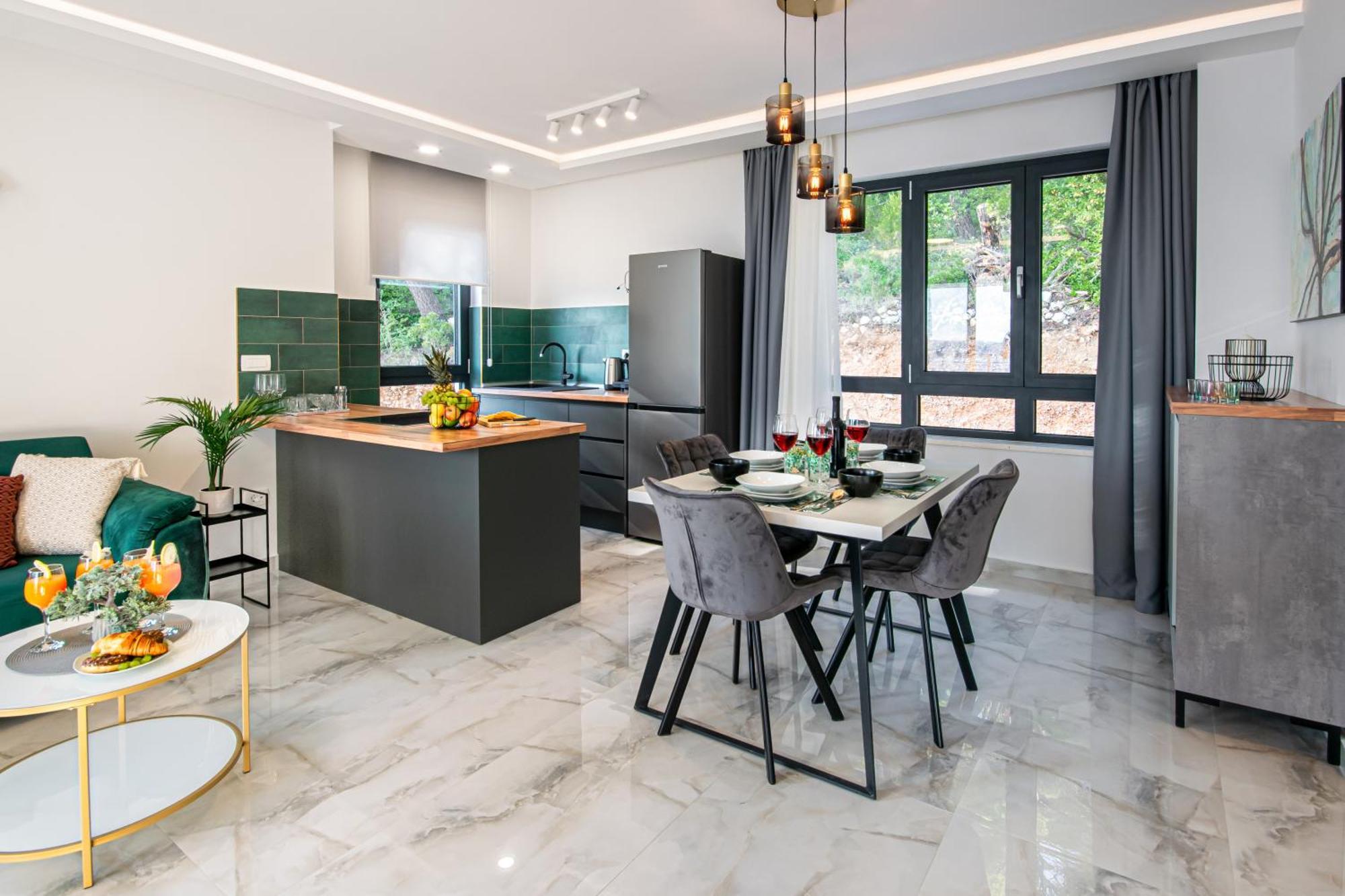 Sunnyside Luxury With Free Parking And Swimming Pool Apartment *