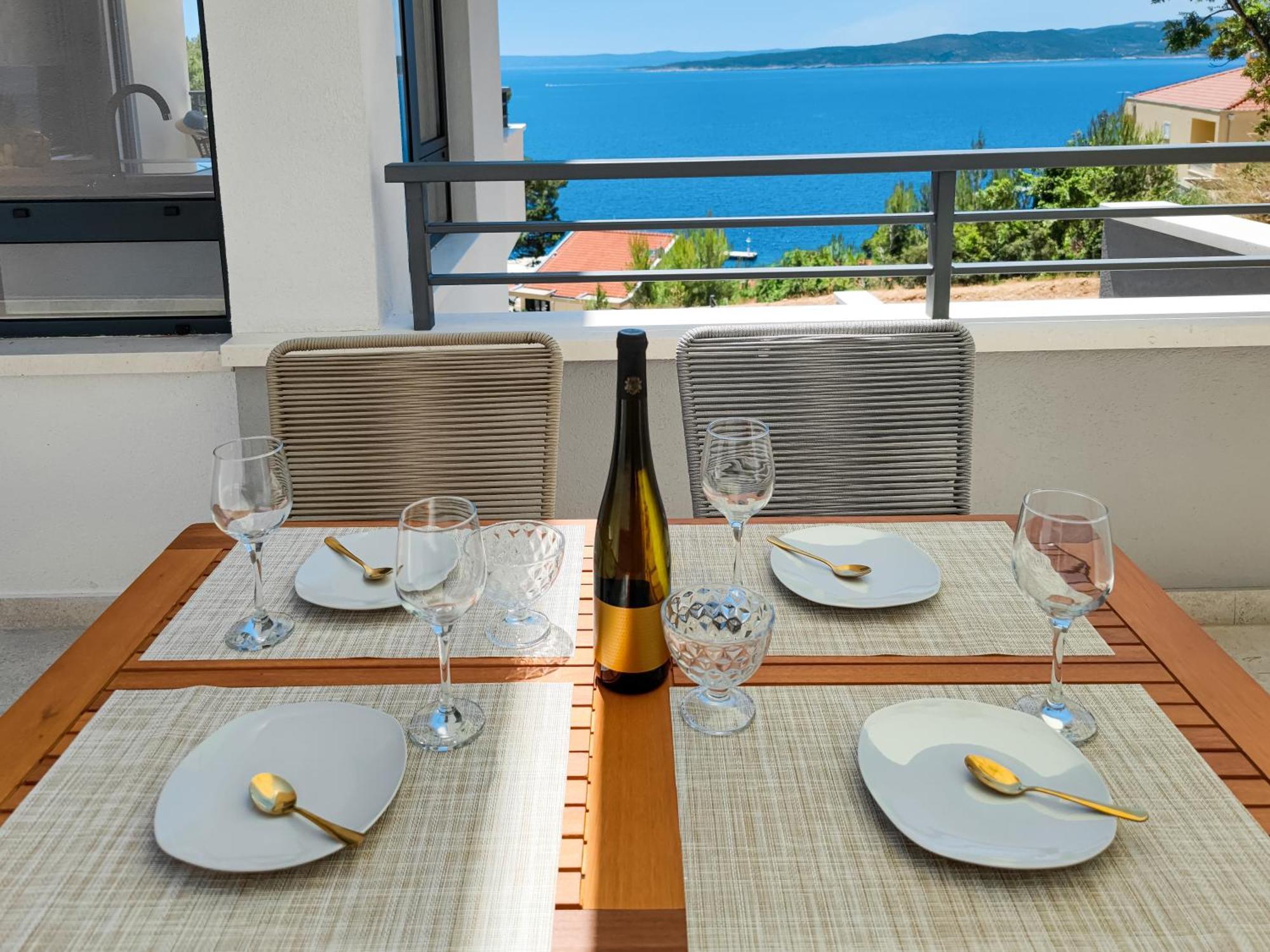 Apartment Sunnyside Luxury With Free Parking And Swimming Pool *